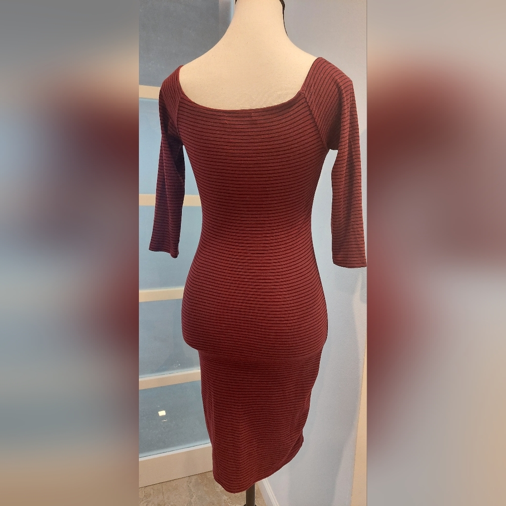 Heart & Hips Burgundy Striped Lace-Up Long Sleeve Dress - Picture 4 of 6